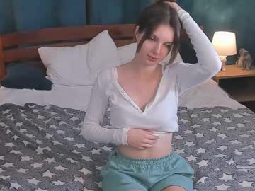 girl
        mia_sing_ cam image #3433331