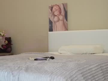 girl
        rosyemily cam image #3100945