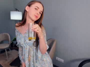 girl
        chillsea cam image #2220539