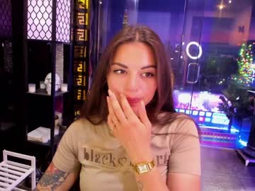 girl
        alma_pearl cam image #1255240