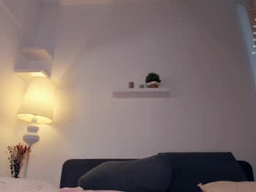 girl
        di_huny cam image #1811119