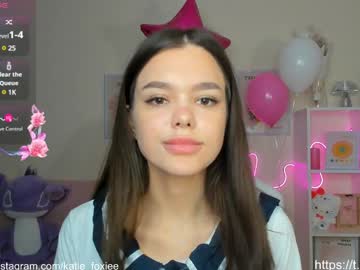girl
        katiefoxie cam image #3486956