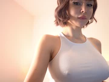 girl
        reei__ cam image #1920647