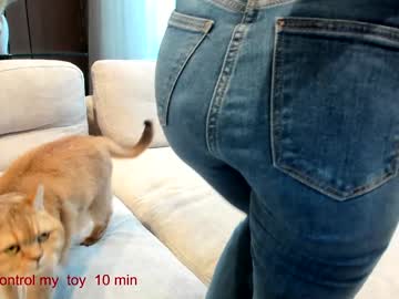 girl
        carolinaherera cam image #3956373