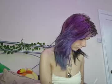 girl
        lizzyylovesick cam image #2874842