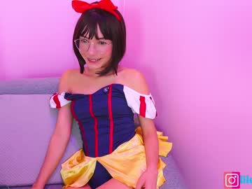girl
        little_effy18_ cam image #4212547