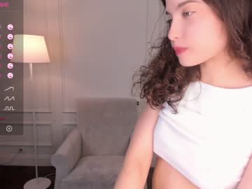 girl
        kopiily cam image #1579587
