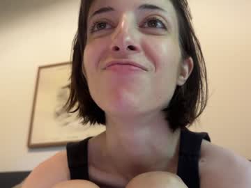 girl
        rosykindred cam image #3245424