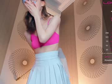 girl
        happiness_call cam image #1449054