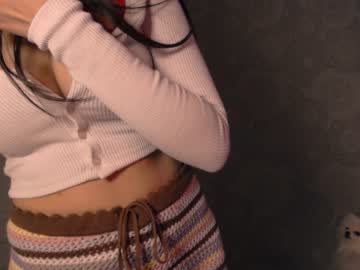 girl
        aimeclarks cam image #1470332
