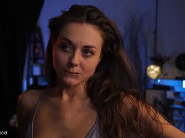 girl
        lettymoa cam image #2623185