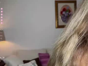 girl
        tatti_1 cam image #2652850