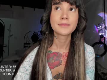 girl
        lonelly_lolly98 cam image #775032