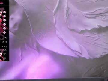girl
        xenomy cam image #2408297