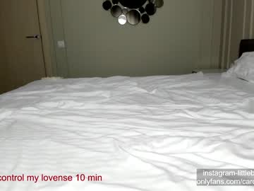 girl
        carolinaherera cam image #1022846