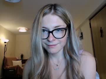 girl
        bestgirl_ofthe_neighborhood cam image #208432