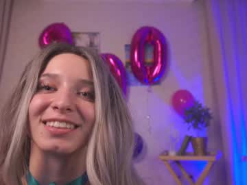 girl
        checkmypeach cam image #2928918