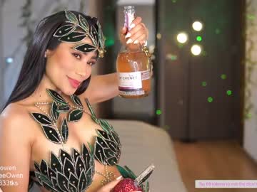 girl
        abie_owen cam image #1833514