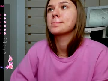 girl
        monika_youu cam image #3497798