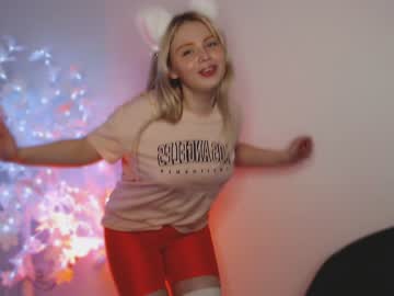 girl
        shy_blondiee cam image #583237