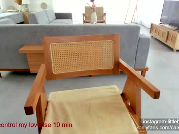 girl
        carolinaherera cam image #651551