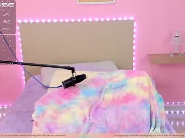 girl
        little_effy18 cam image #195950