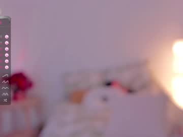 girl
        dreamsweetgirl cam image #2048917