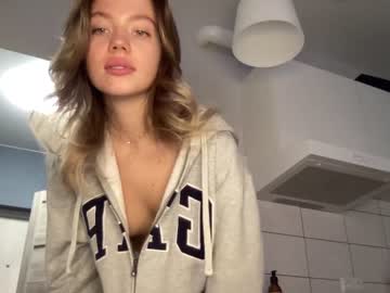 girl
        angel_from_sky cam image #935057