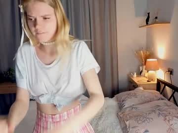 girl
        ch3rryt0ffee cam image #4447396