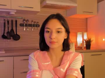 girl
        aimeerogers cam image #836059
