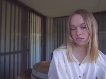 girl
        bibi_it_is cam image #848666