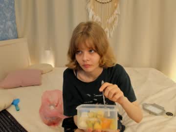 girl
        jettabinford cam image #2764094