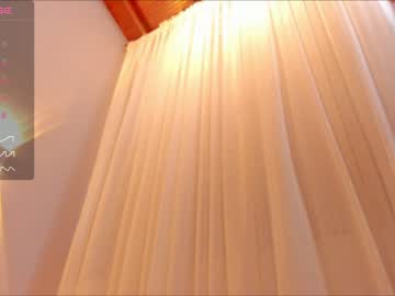 girl
        little_effy18 cam image #1511625