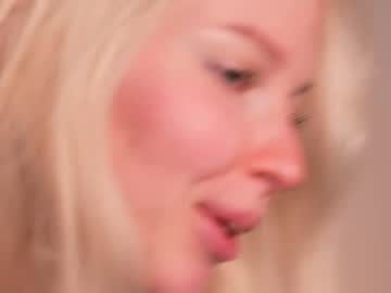 girl
        my_stella cam image #3972344