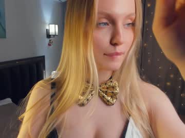 girl
        may_wow cam image #2084242