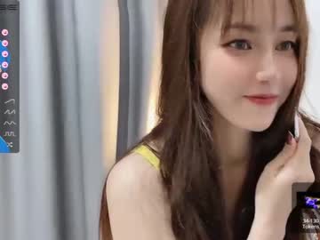 girl
        abby_youyou cam image #61744