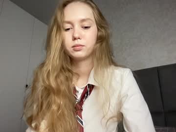 girl
        lizzy_cutie cam image #3493186
