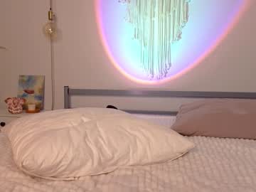 girl
        y_u_m_i_k_a cam image #973346