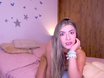 girl
        dani_moore cam image #4209070