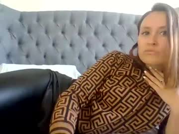 girl
        eatmypie69 cam image #1749590