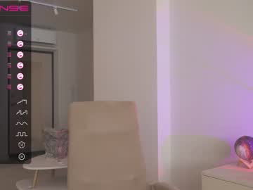 girl
        oki_dokie cam image #1418716