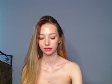girl
        breeding_material cam image #1279051