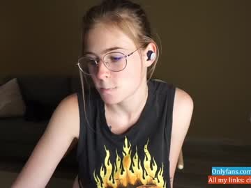 girl
        chloewildd cam image #1042314