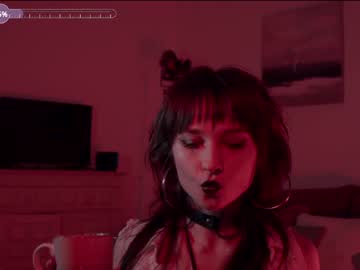 girl
        chaturbatable cam image #2594152