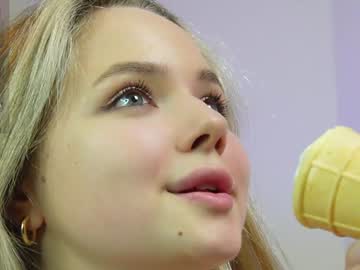 girl
        molly__meow cam image #2919712