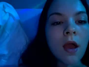 girl
        bxbiiaxtty cam image #2729317