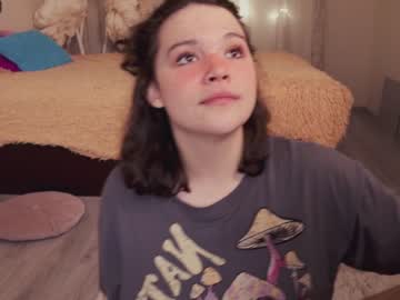 girl
        chery_lady22 cam image #905362