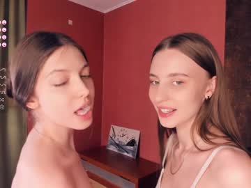 couple
        mariancurvin cam image #2510051