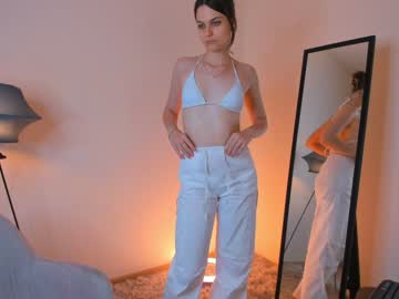 girl
        aviannajjustice cam image #1123292