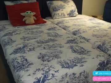 girl
        chloewildd cam image #425569